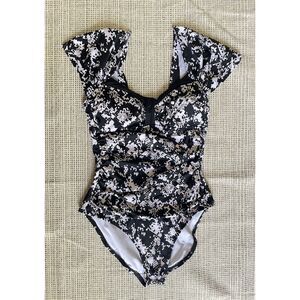 Kenneth Cole Black & White Abstract Print One-Piece Swimsuit Size Small